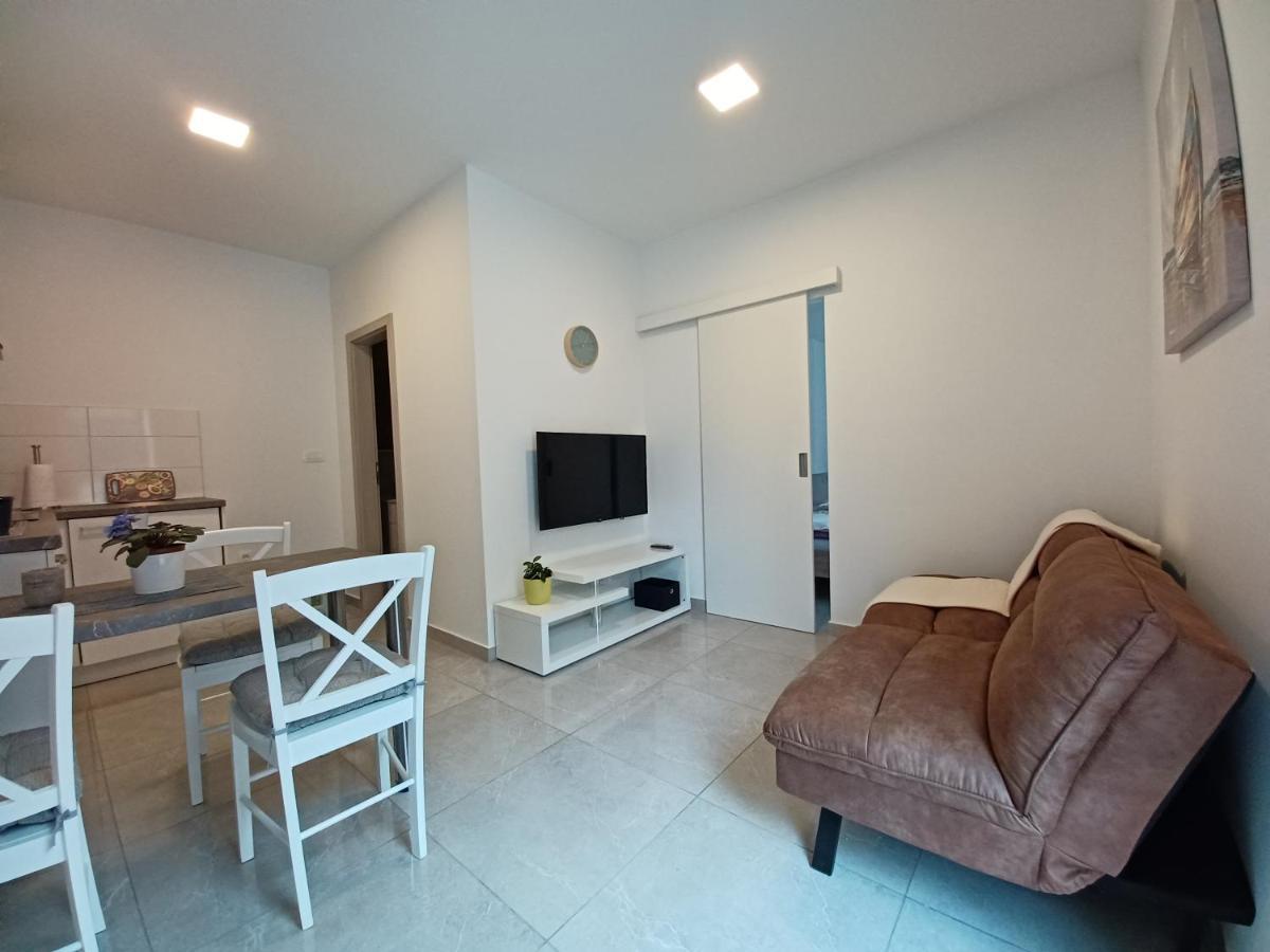 Apartments Leon 1 Novigrad  Exterior photo